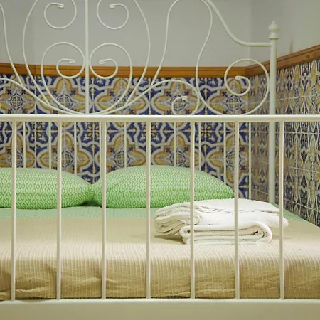 Apartment Beco Do Melo, A Traditional Building In Alfama