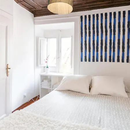 Appartamento Beco Do Melo, A Traditional Building In Alfama *