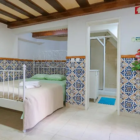 Appartamento Beco Do Melo, A Traditional Building In Alfama